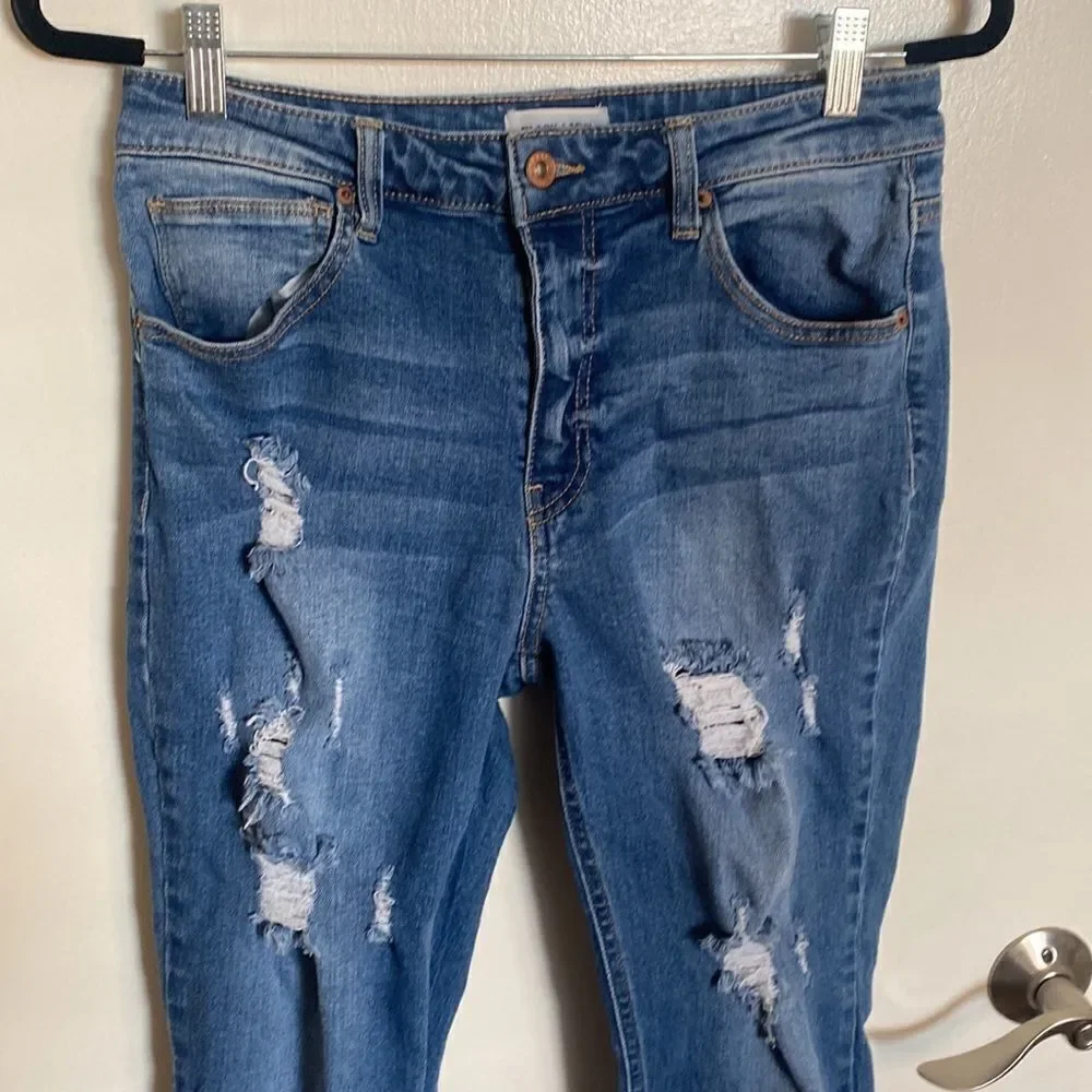 Black Label-distressed jeans medium blue wash-cropped ankle- stretchy- size 29